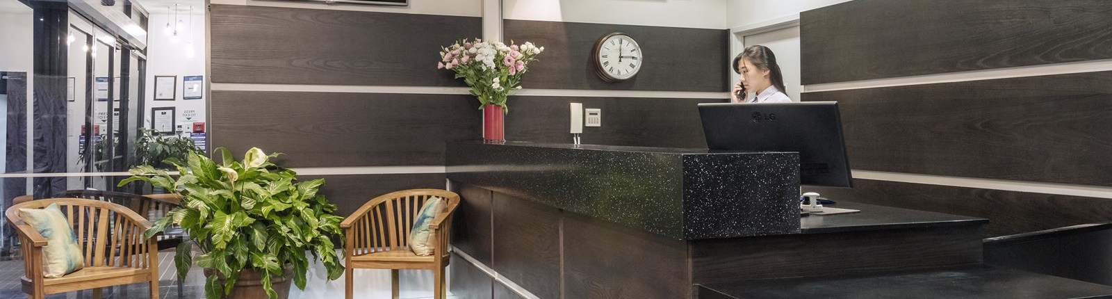 Waldorf St. Martins Apartment Hotel