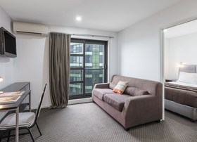 Waldorf St. Martins Apartment Hotel