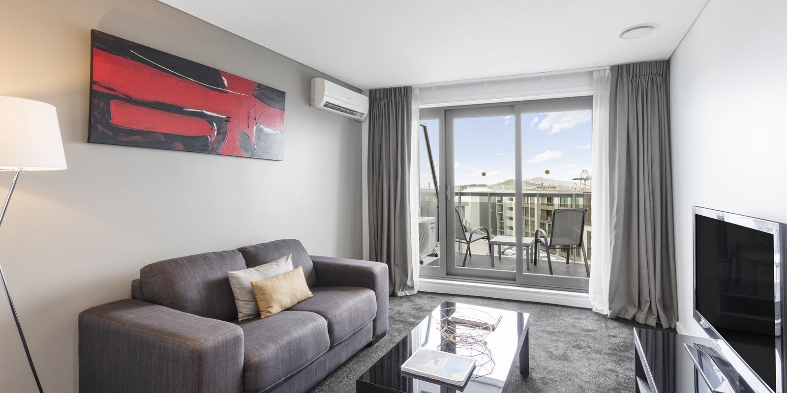Waldorf stadium one bedroom apartment