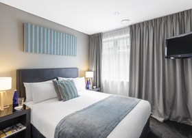 Waldorf Stadium Apartment Hotel