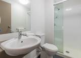 waldorf tetra apartments bathroom