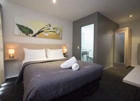 Tetra Superior One Bedroom Apartment at Waldorf Tetra Serviced Apartments